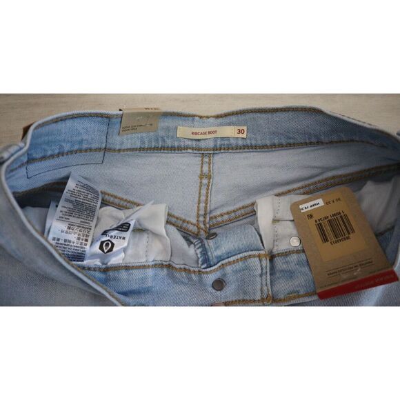 Levi's Women's Sz 30 x 33 Light Blue High Rise Ribcage Bootcut Denim Jeans - Picture 3 of 8
